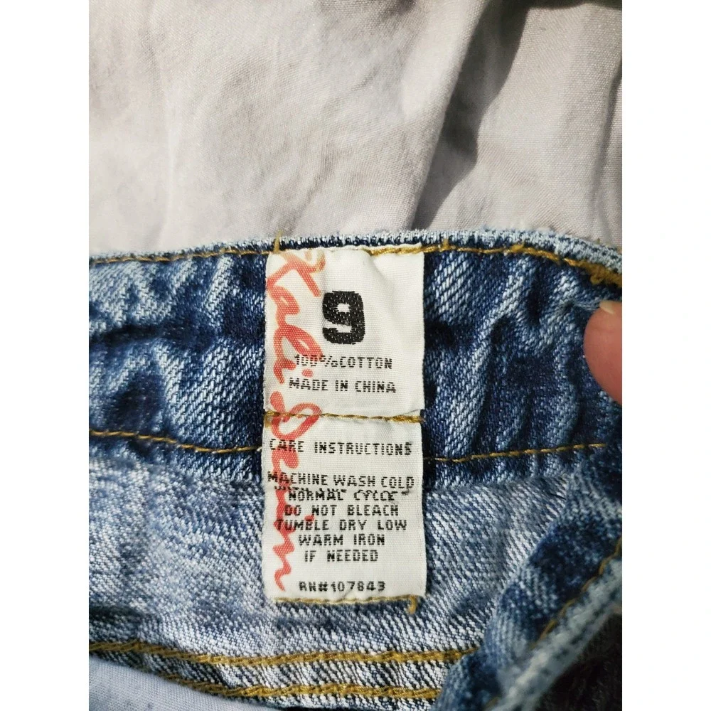 Kali Denim Distressed Mini Skirt Medium Wash Frayed‎ Hem Y2K Size 9